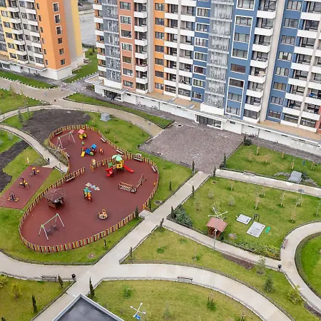 Cozy Living In Family Garden With Parking Space By Flat Manаger شقة *