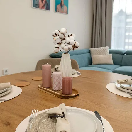 Cozy Living In Family Garden With Parking Space By Flat Manаger شقة